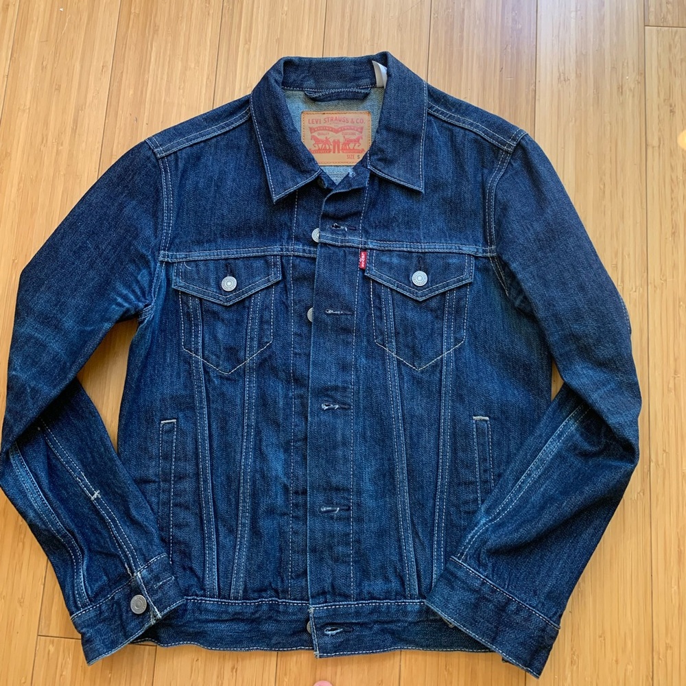 Levi’s denim jacket (Men’s S)